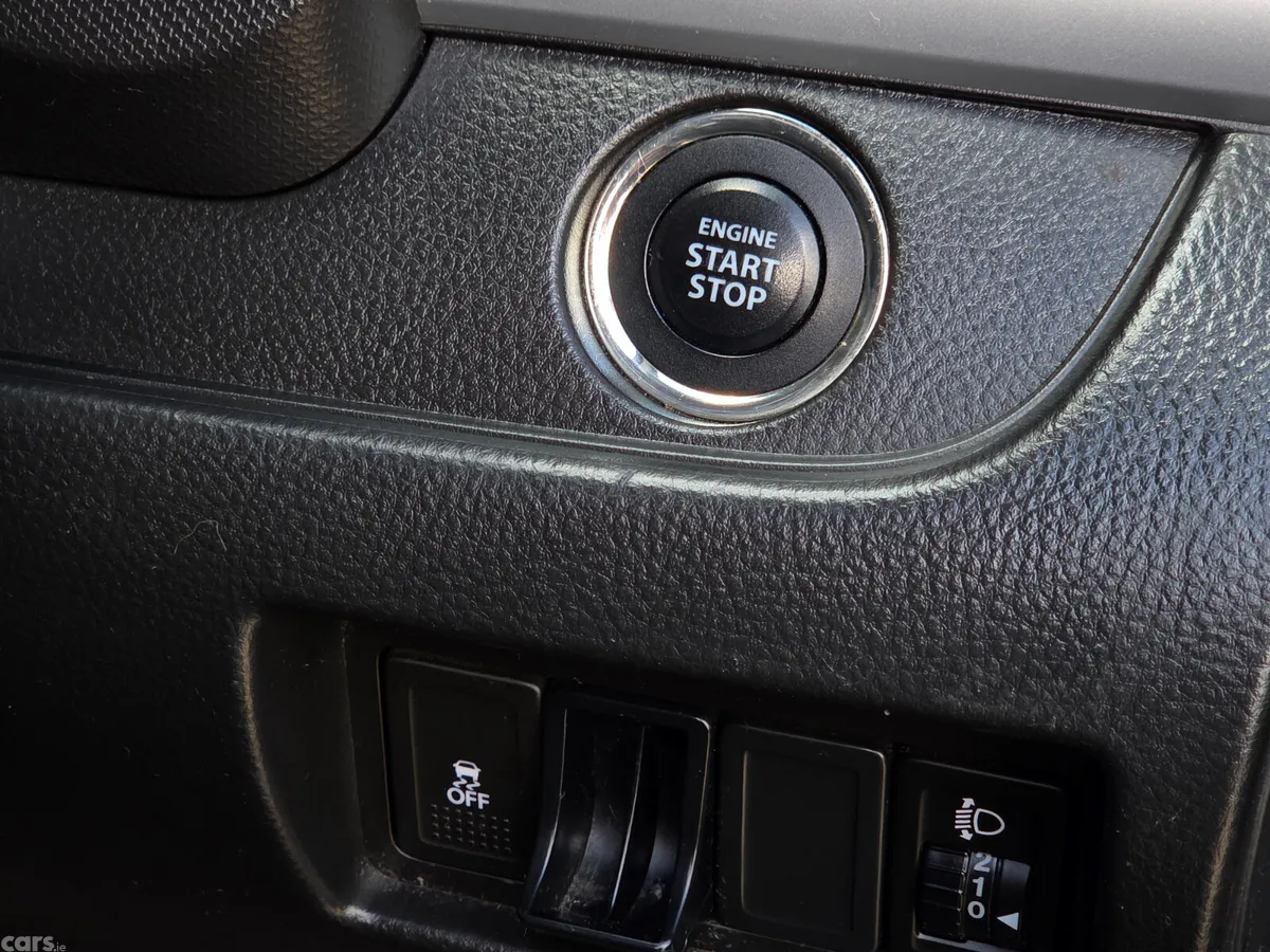 Suzuki Swift Hatchback, Petrol, 2016, Black