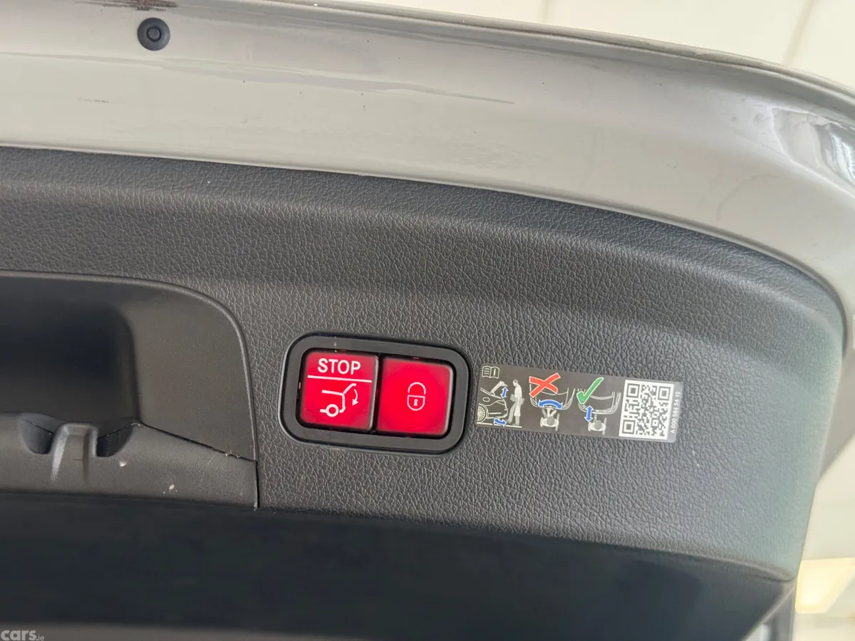 Mercedes-Benz GLE SUV, Diesel Plug-in Hybrid, 2025, Grey