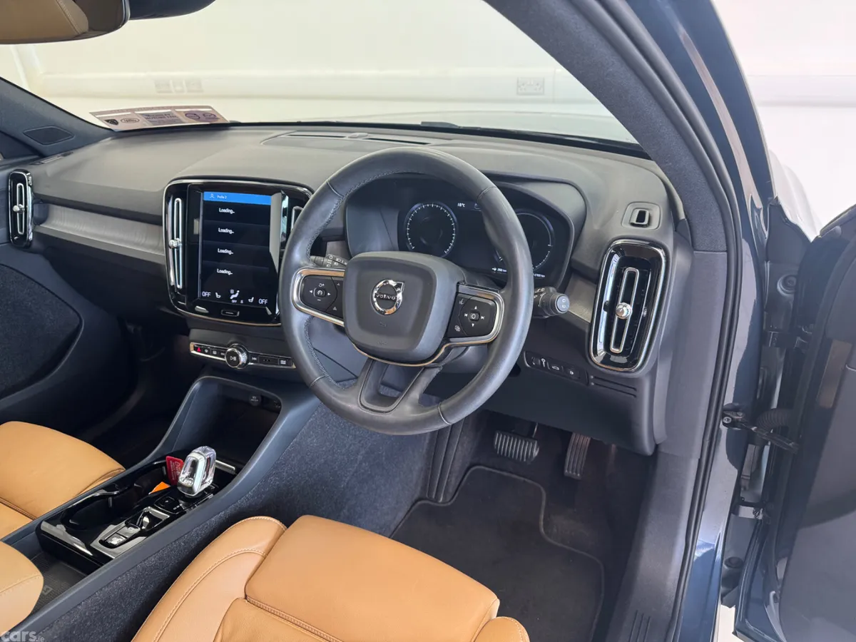 Volvo XC40 Estate/Jeep, Petrol Plug-in Hybrid, 2022, Blue