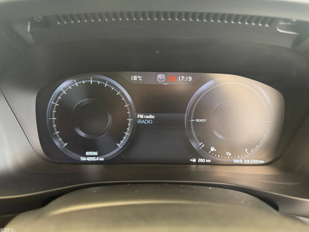 Volvo XC40 Estate/Jeep, Petrol Plug-in Hybrid, 2022, Blue