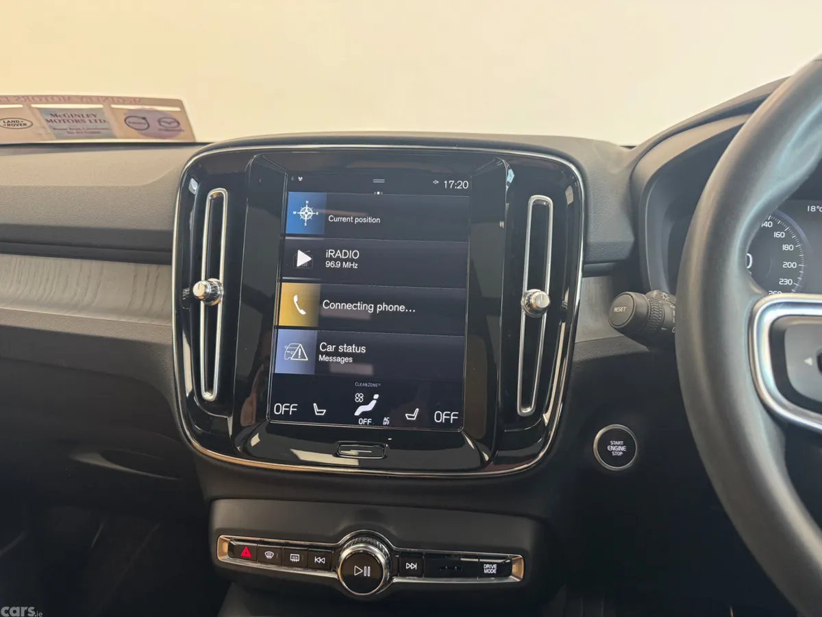 Volvo XC40 Estate/Jeep, Petrol Plug-in Hybrid, 2022, Blue