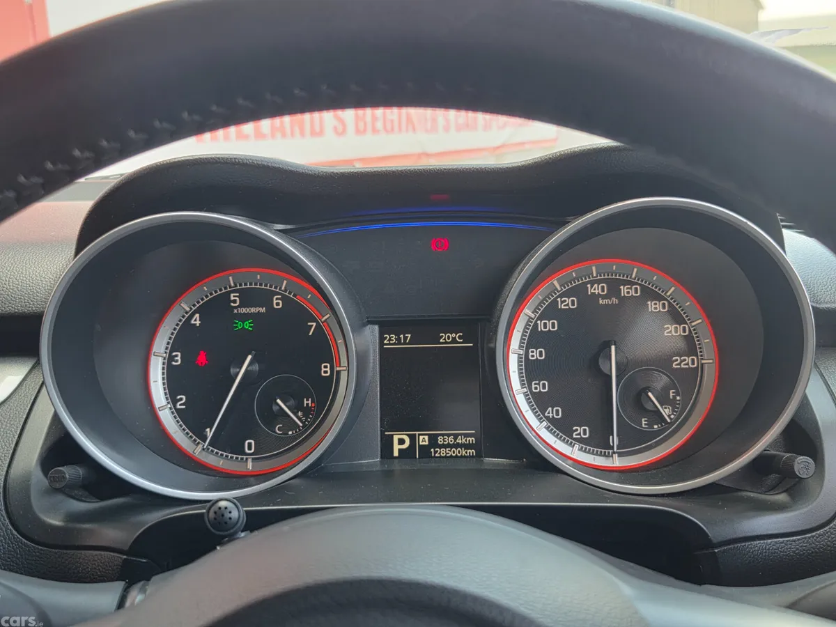 Suzuki Swift Hatchback, Petrol, 2020, Black