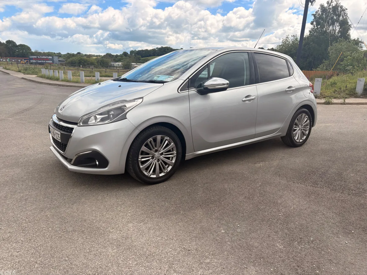 Peugeot 208 Hatchback, Petrol, 2018, Silver