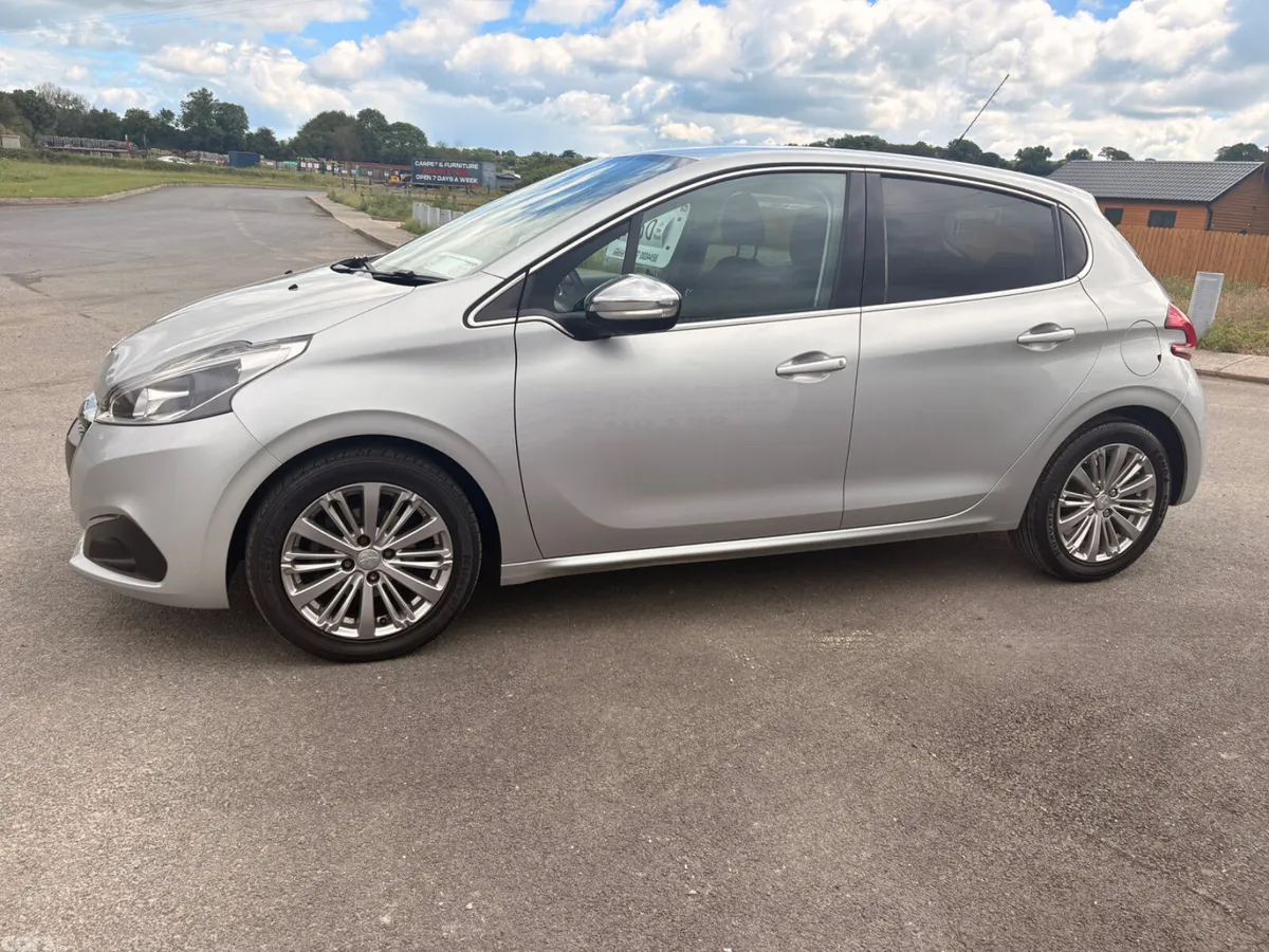 Peugeot 208 Hatchback, Petrol, 2018, Silver