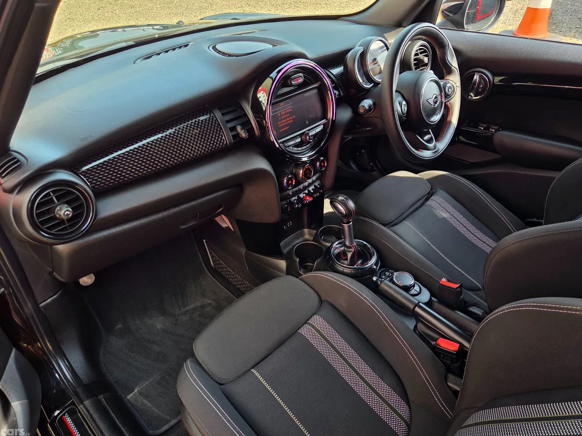 Mini Cooper Hatchback, Petrol, 2017, Black