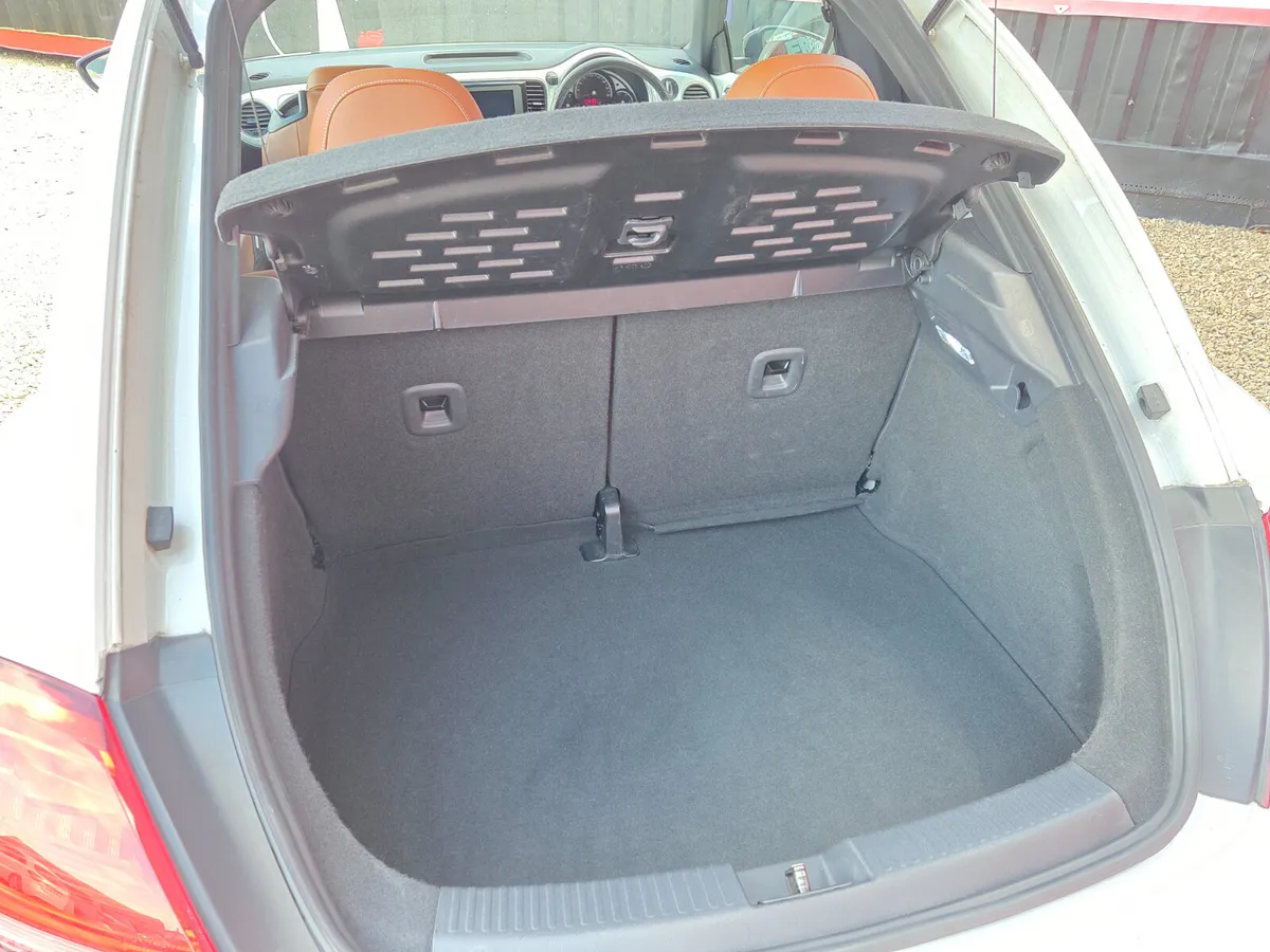 Volkswagen Beetle Hatchback, Petrol, 2014, White