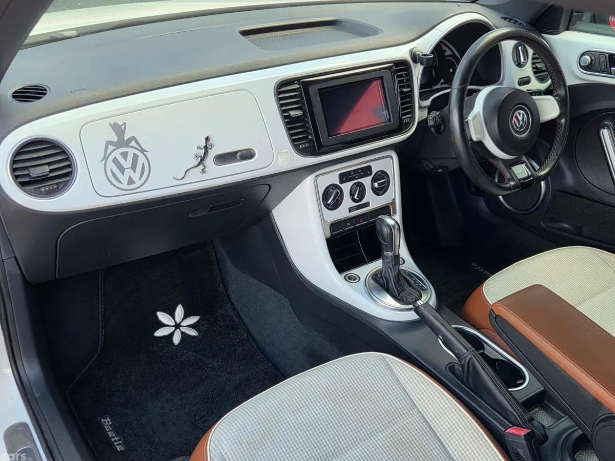 Volkswagen Beetle Hatchback, Petrol, 2014, White