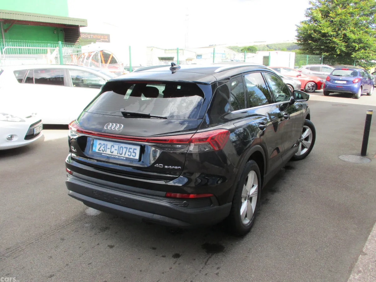 Audi e-tron Estate/Jeep, Electric, 2023, Black