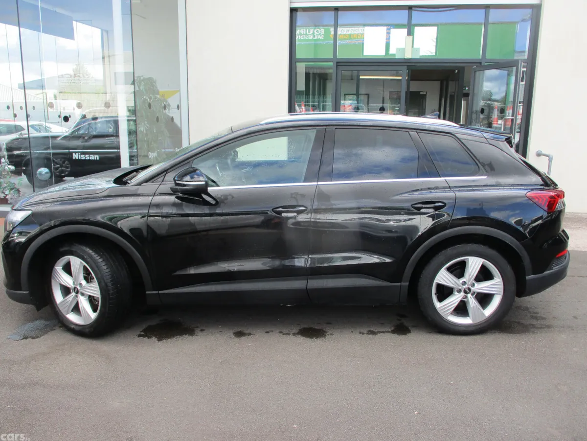 Audi e-tron Estate/Jeep, Electric, 2023, Black