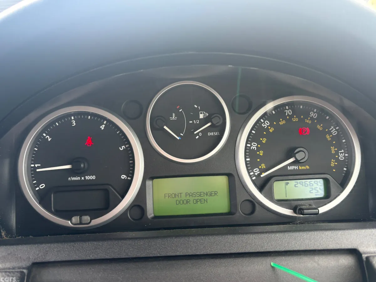 Land Rover Discovery SUV, Diesel, 2009, Grey