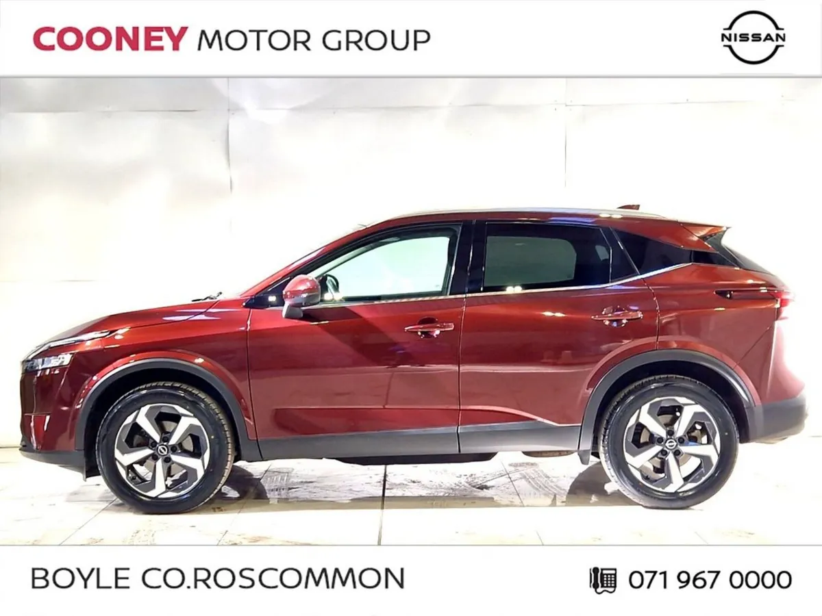 Nissan Qashqai MPV, Petrol, 2024, Red