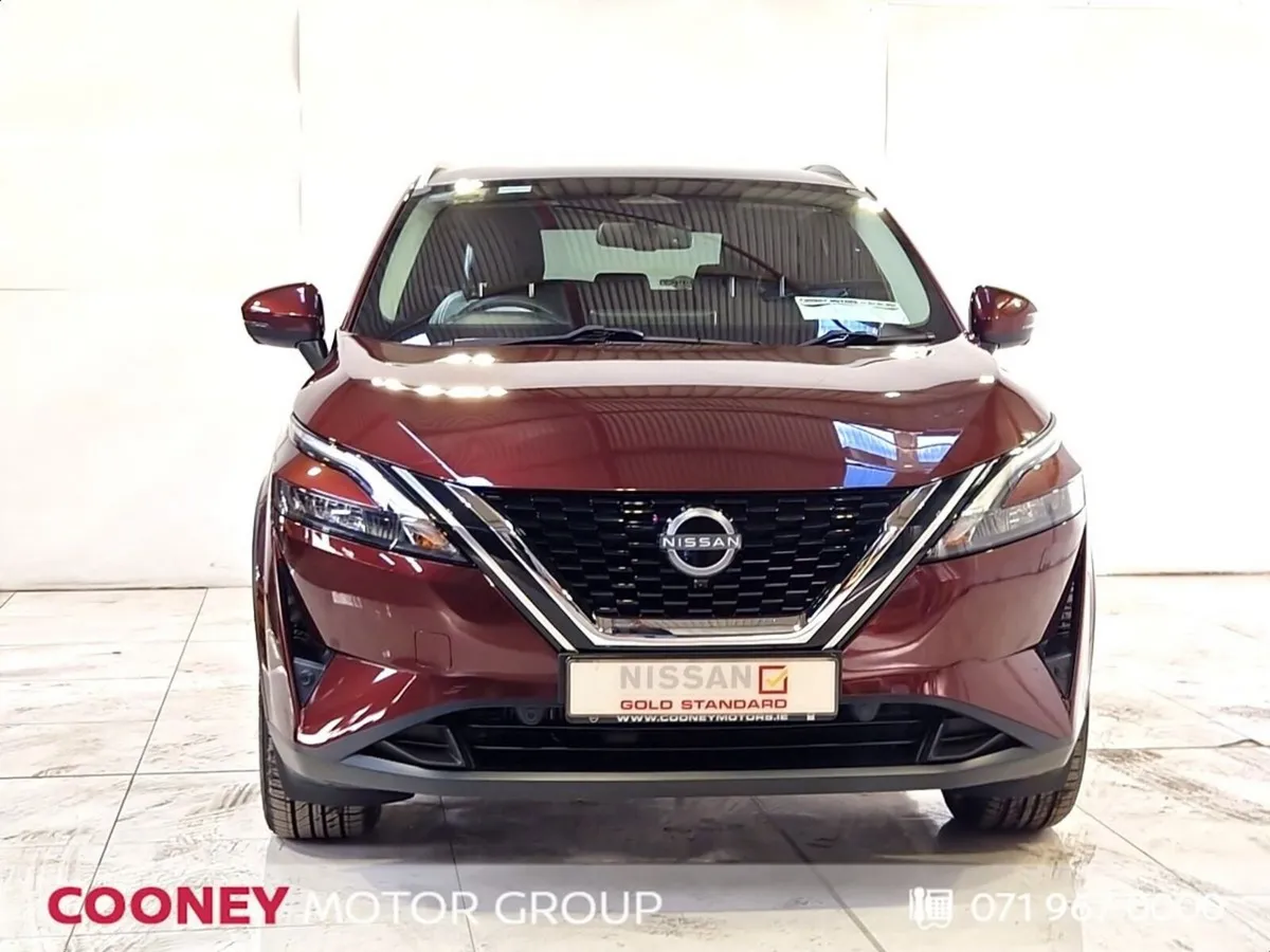 Nissan Qashqai MPV, Petrol, 2024, Red