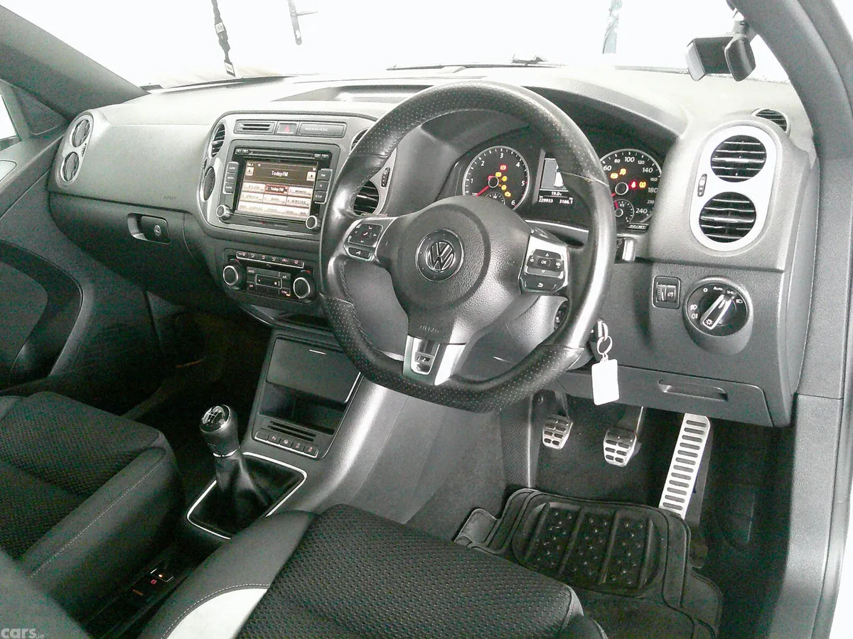 Volkswagen Tiguan SUV, Diesel, 2014, White
