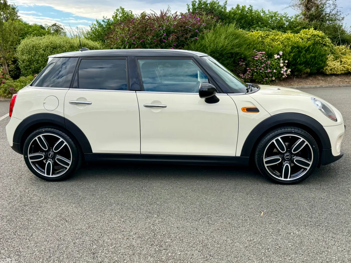 Mini Cooper Hatchback, Petrol, 2015, White