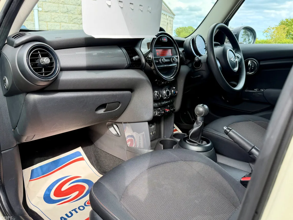 Mini Cooper Hatchback, Petrol, 2015, White