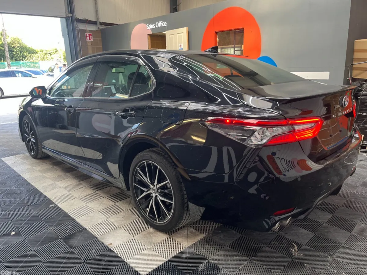 Toyota Camry Saloon, Petrol Hybrid, 2023, Black