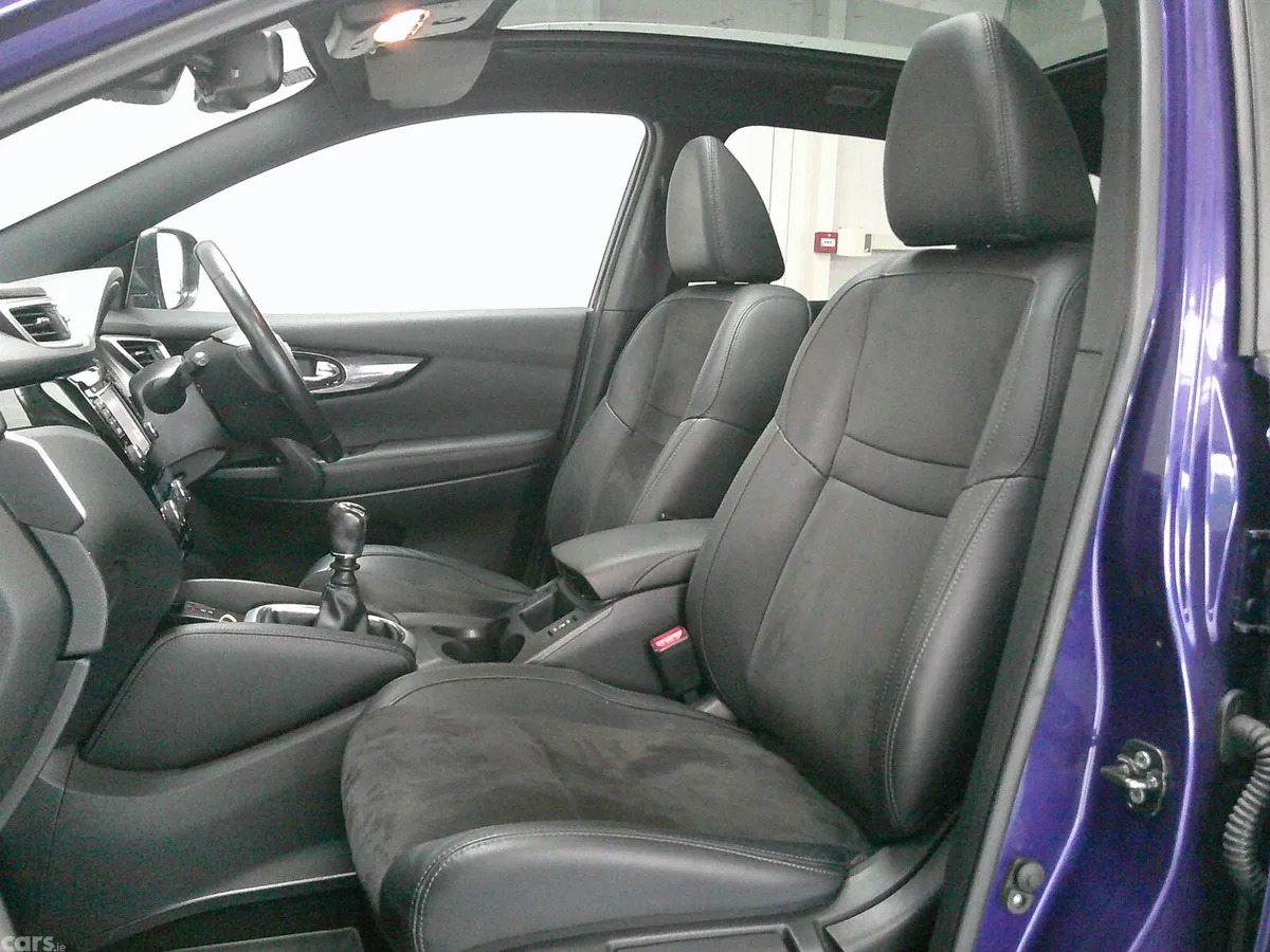 Nissan Qashqai SUV, Diesel, 2017, Blue