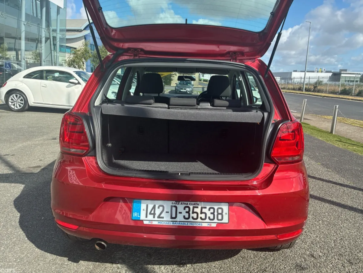 Volkswagen Polo Hatchback, Petrol, 2014, Red