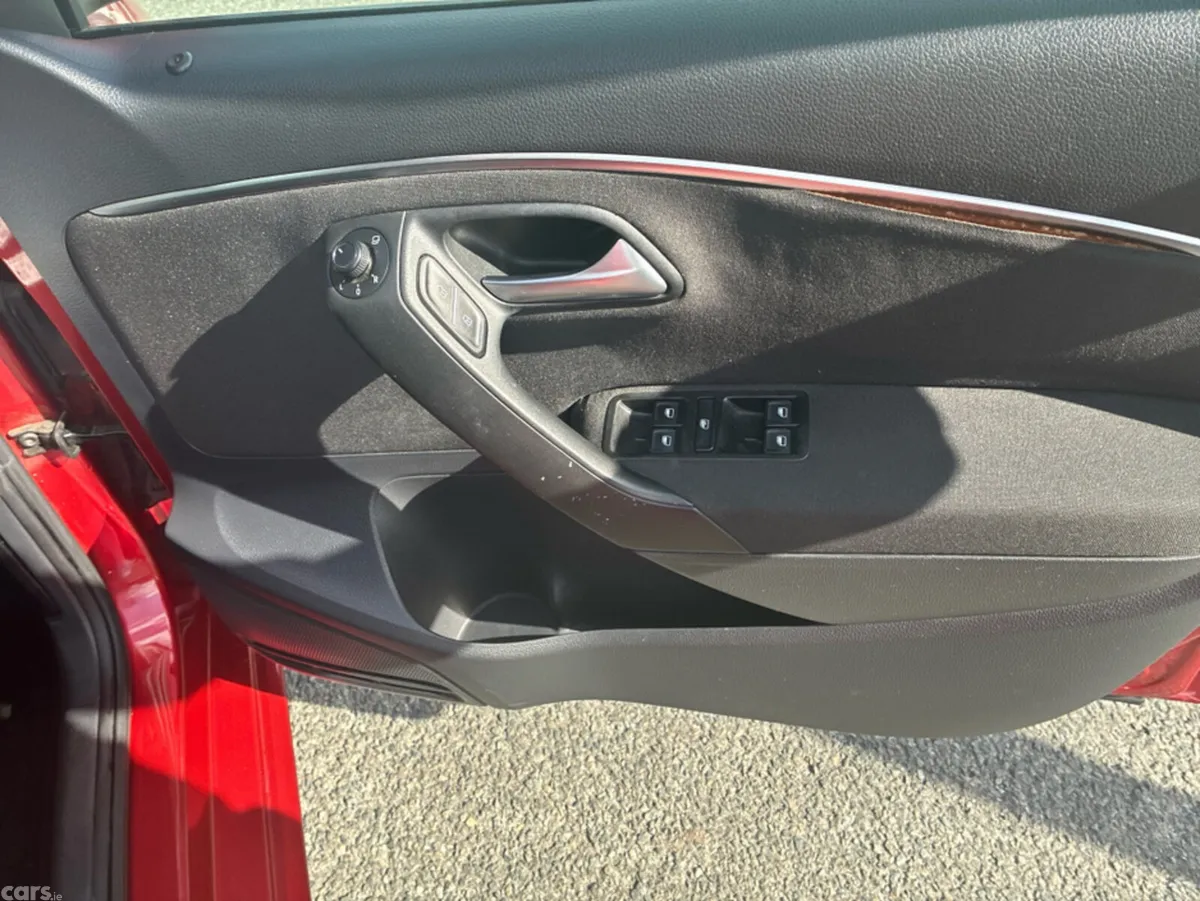 Volkswagen Polo Hatchback, Petrol, 2014, Red
