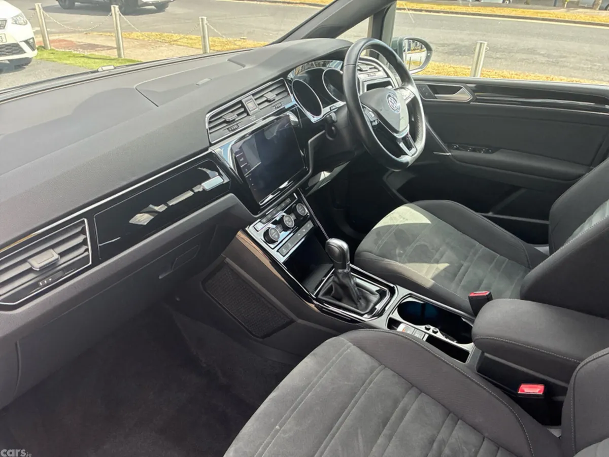 Volkswagen Touran SUV, Petrol, 2019, Grey