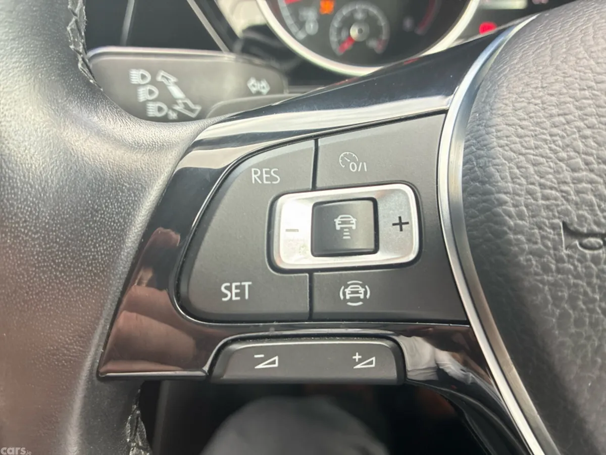 Volkswagen Touran SUV, Petrol, 2019, Grey