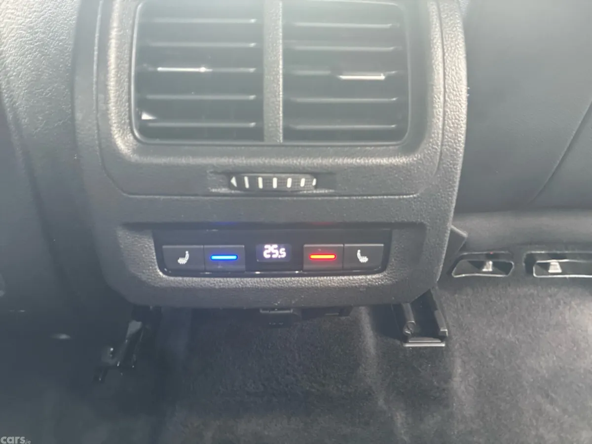 Volkswagen Touran SUV, Petrol, 2019, Grey