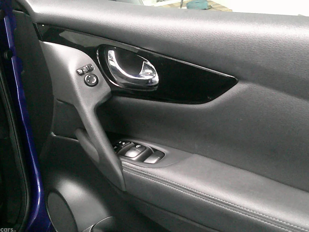 Nissan Qashqai SUV, Diesel, 2017, Blue