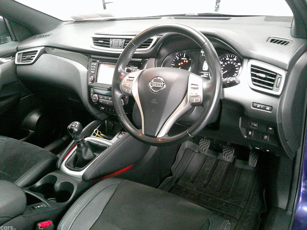 Nissan Qashqai SUV, Diesel, 2017, Blue