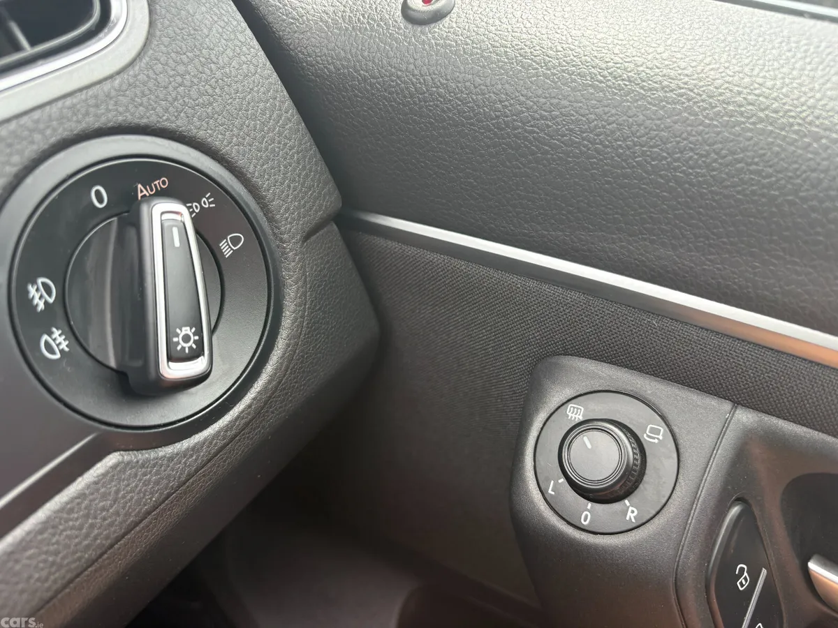 Volkswagen Polo Hatchback, Petrol, 2017, Gold
