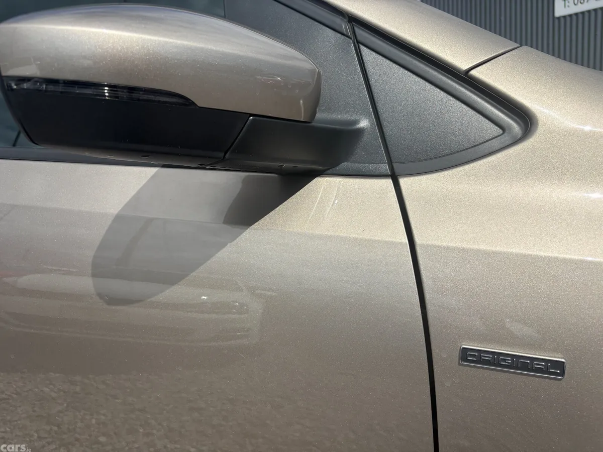 Volkswagen Polo Hatchback, Petrol, 2017, Gold