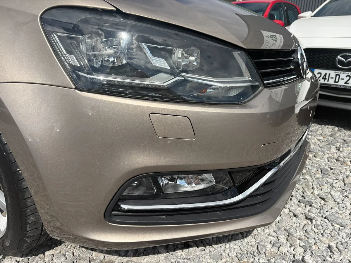Volkswagen Polo Hatchback, Petrol, 2017, Gold