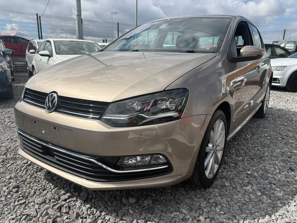 Volkswagen Polo Hatchback, Petrol, 2017, Gold