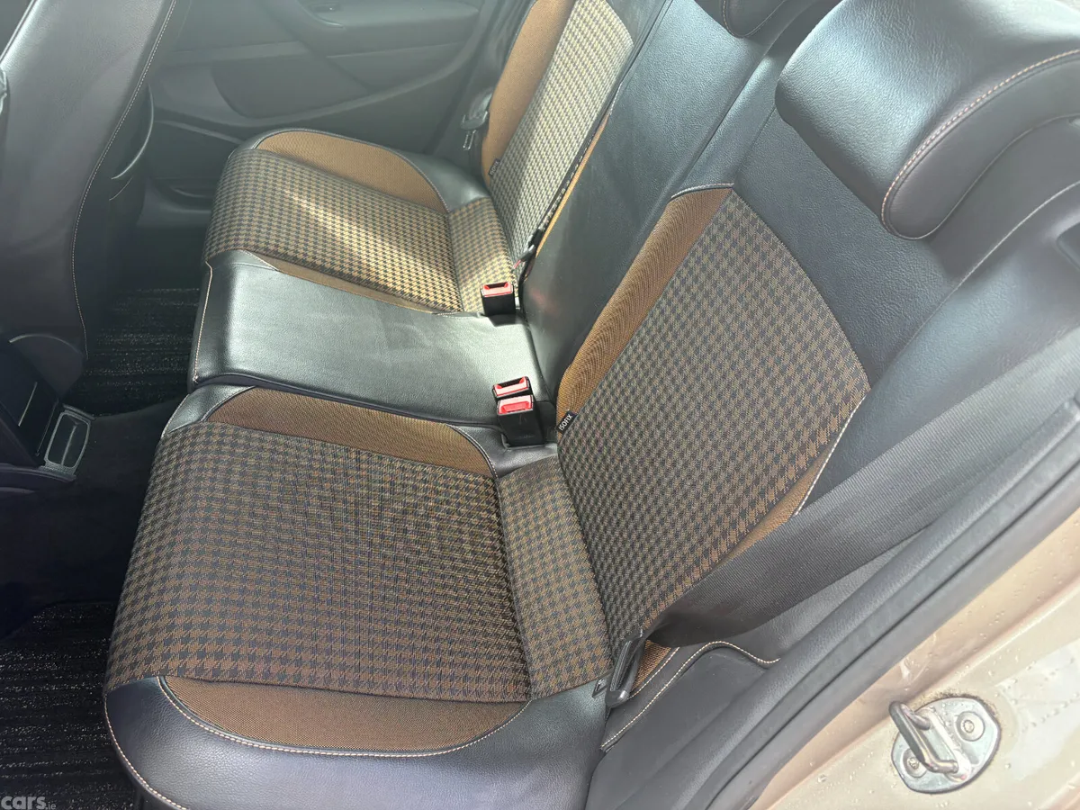 Volkswagen Polo Hatchback, Petrol, 2017, Gold