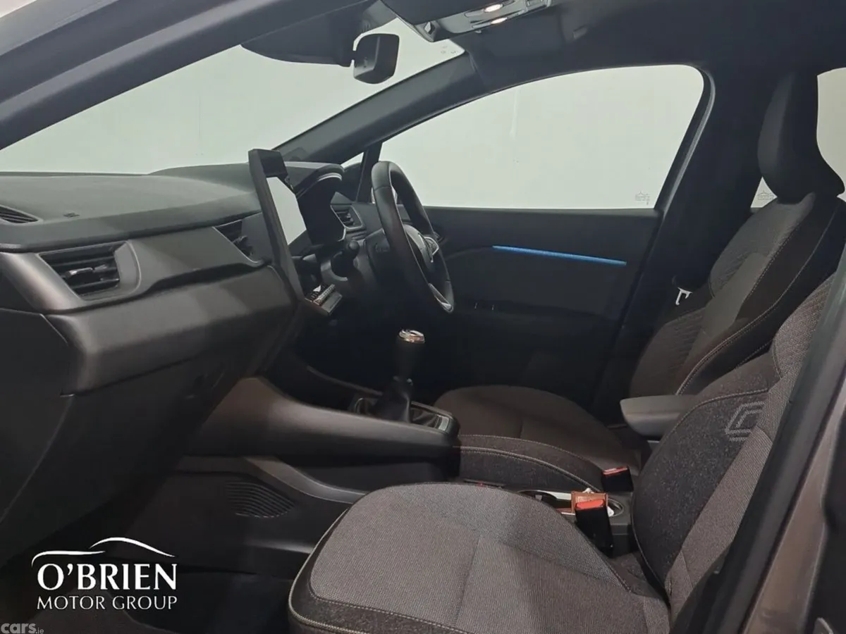 Renault Captur Hatchback, Petrol, 2024, Grey