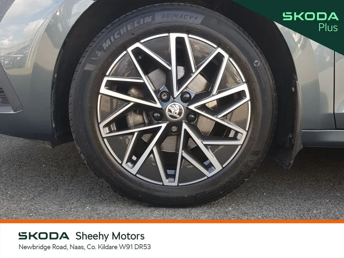 Skoda Octavia Saloon, Petrol, 2020, Grey