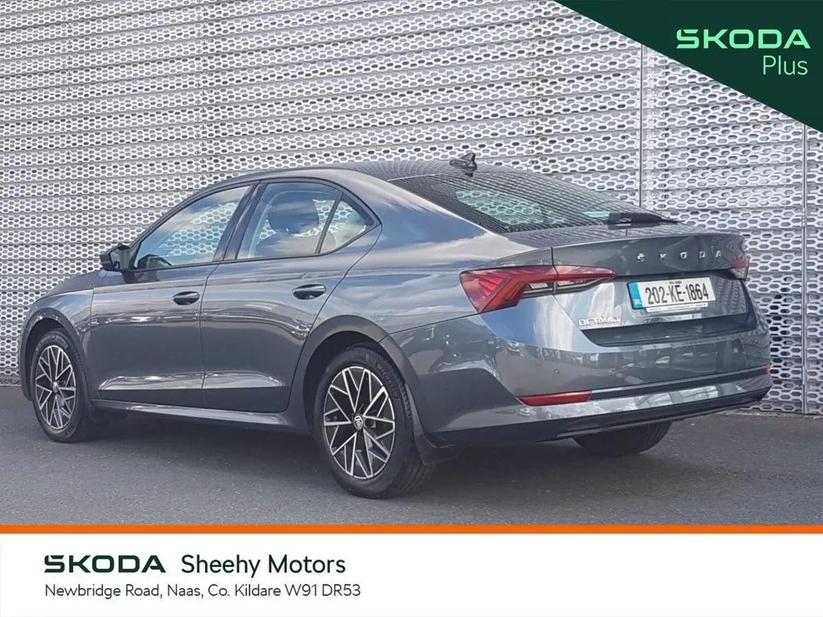 Skoda Octavia Saloon, Petrol, 2020, Grey