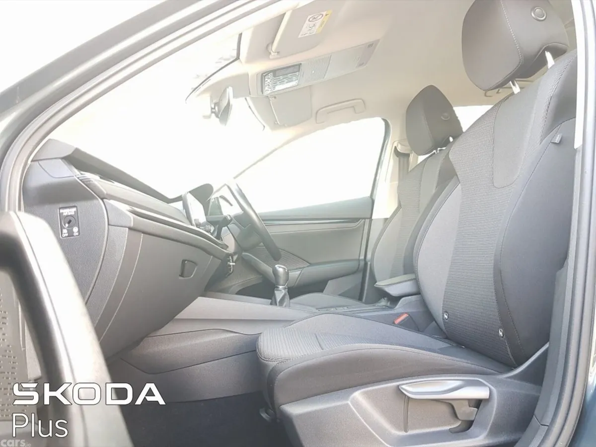 Skoda Octavia Saloon, Petrol, 2020, Grey