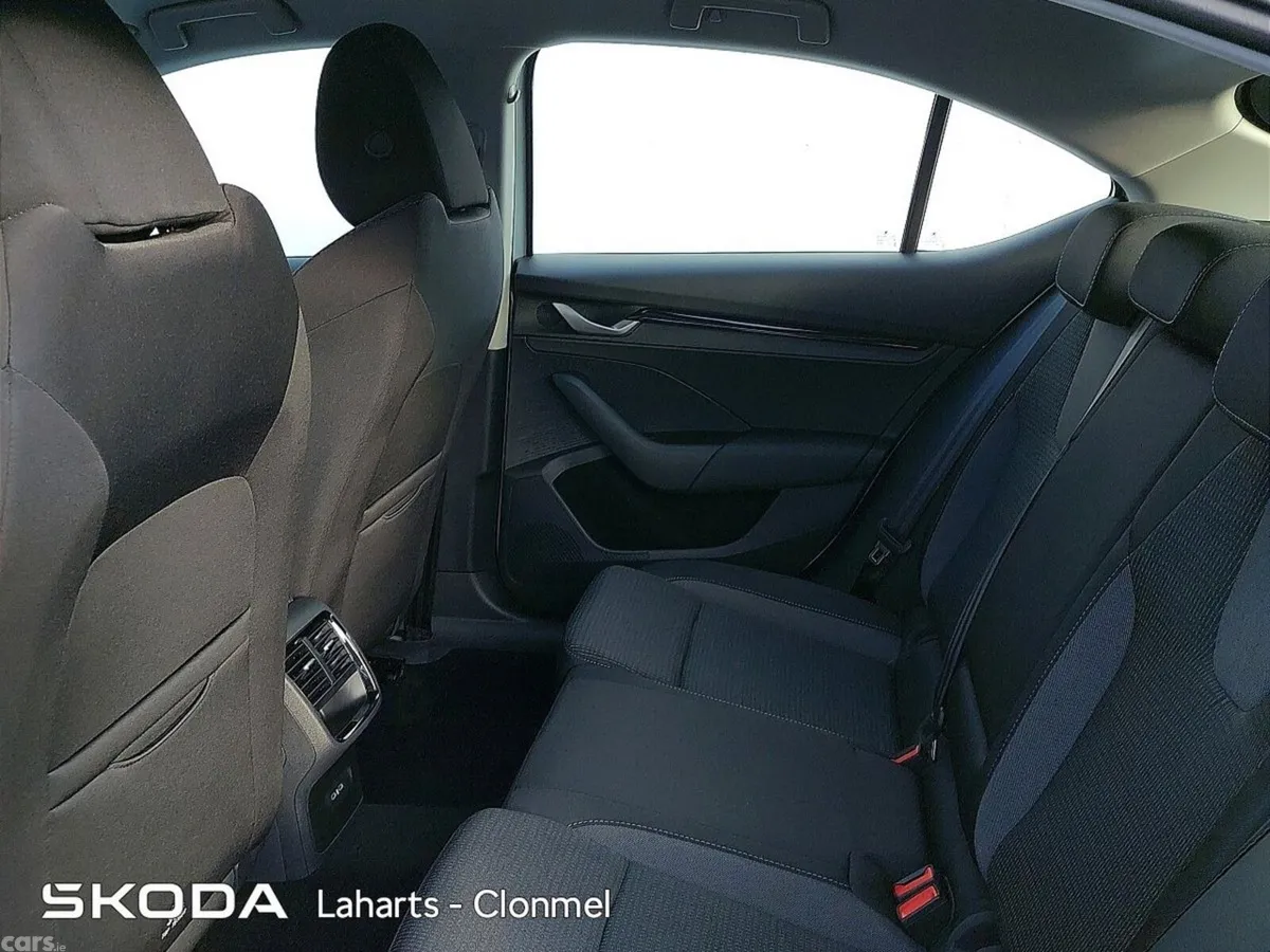 Skoda Octavia Saloon, Diesel, 2026, Silver