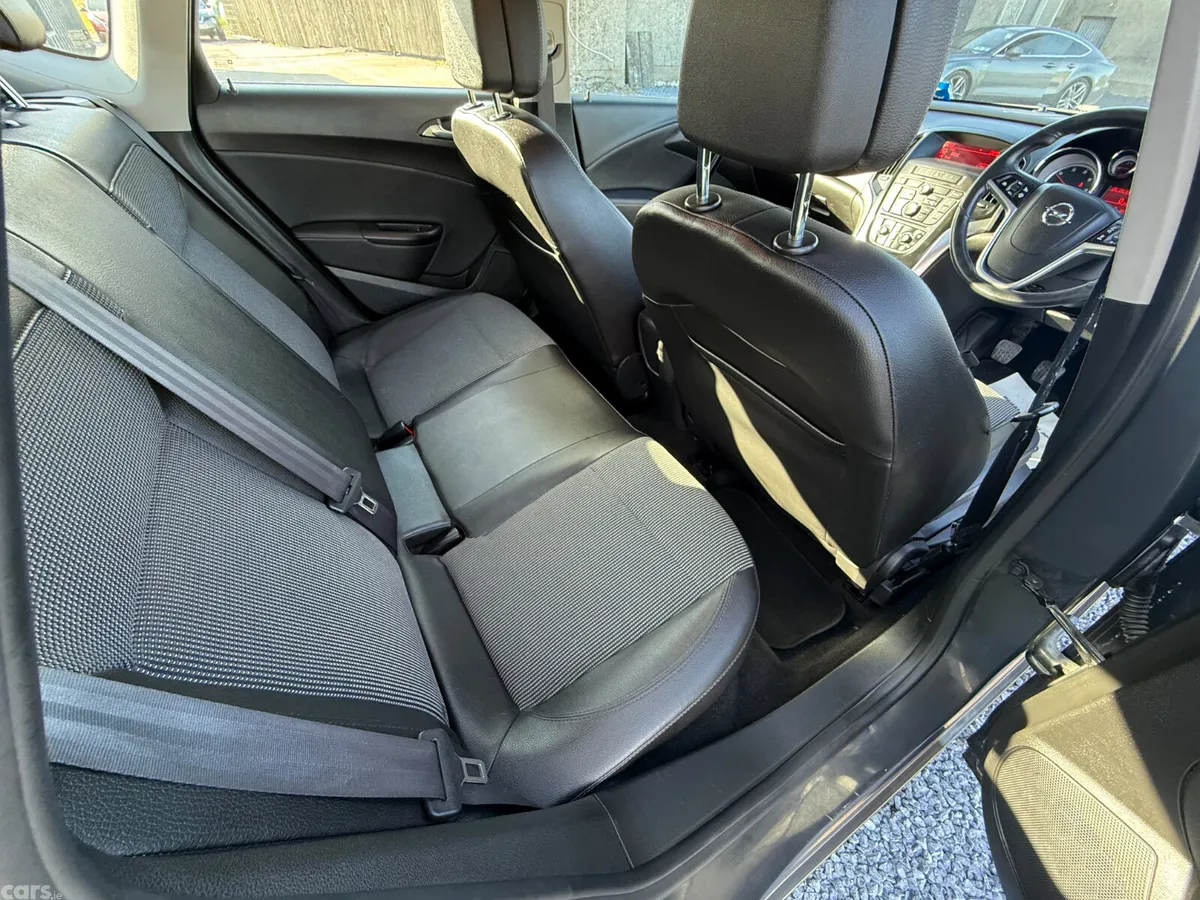 Opel Astra Saloon, Diesel, 2015, Grey