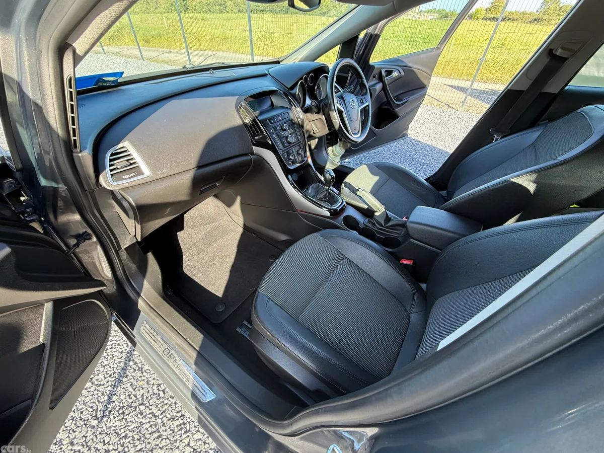 Opel Astra Saloon, Diesel, 2015, Grey