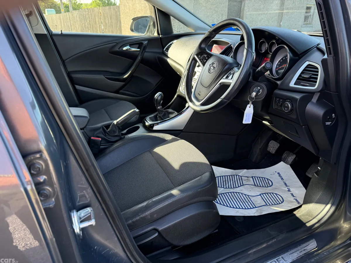 Opel Astra Saloon, Diesel, 2015, Grey