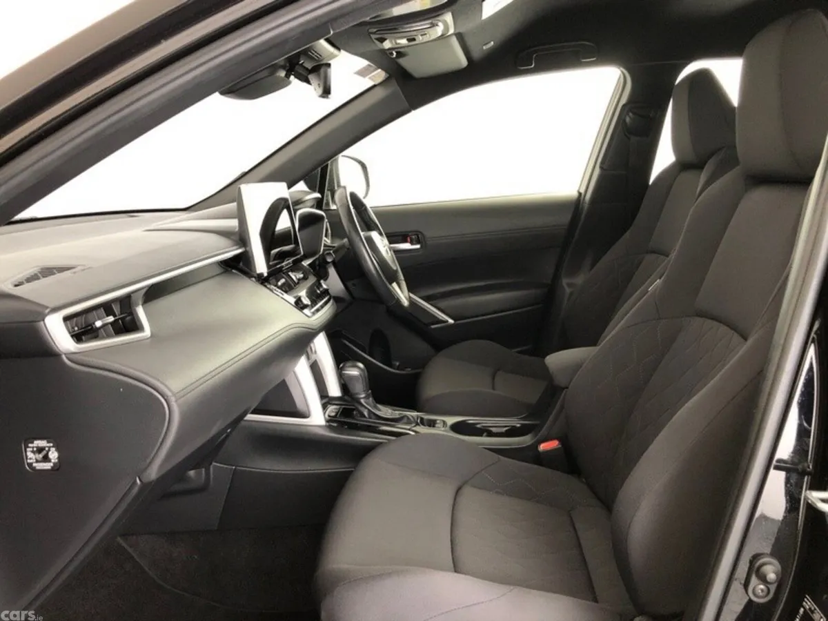 Toyota Corolla Cross Hatchback, Petrol Hybrid, 2024, Black