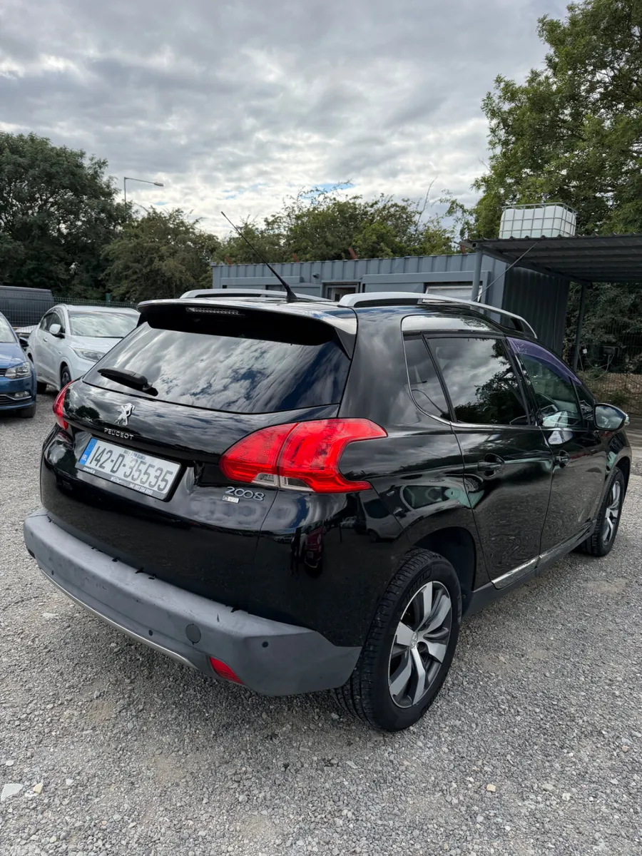 Peugeot 2008 Hatchback, Petrol, 2014, Black