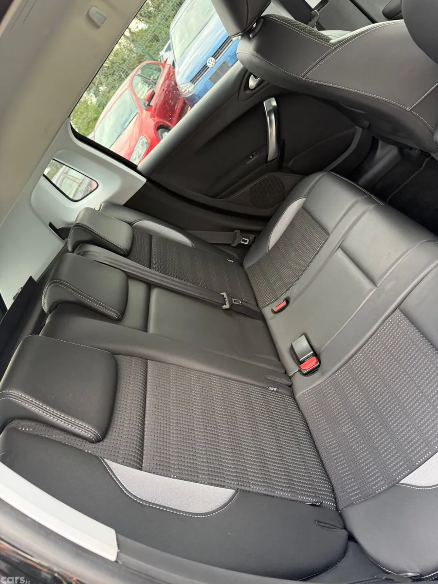 Peugeot 2008 Hatchback, Petrol, 2014, Black
