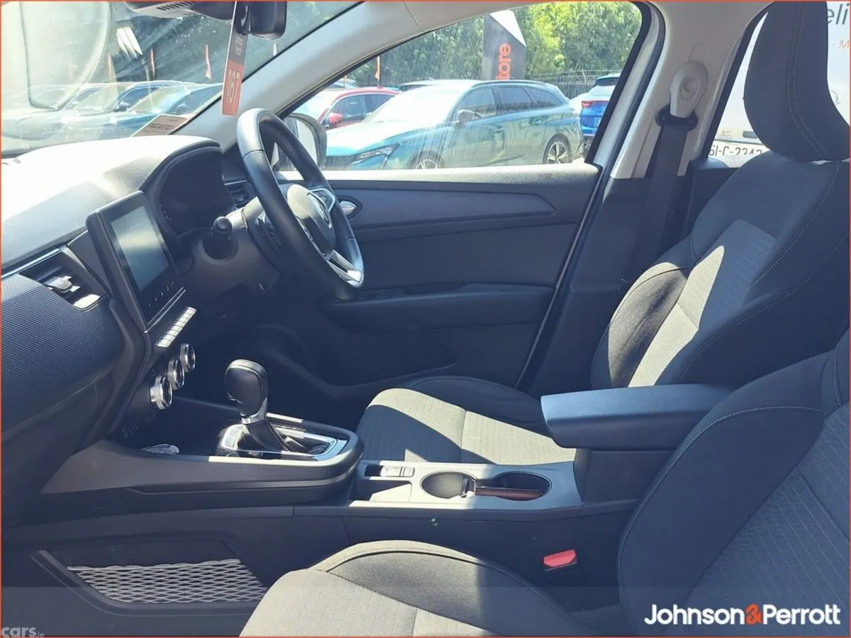 Renault Arkana Hatchback, Petrol, 2023, White