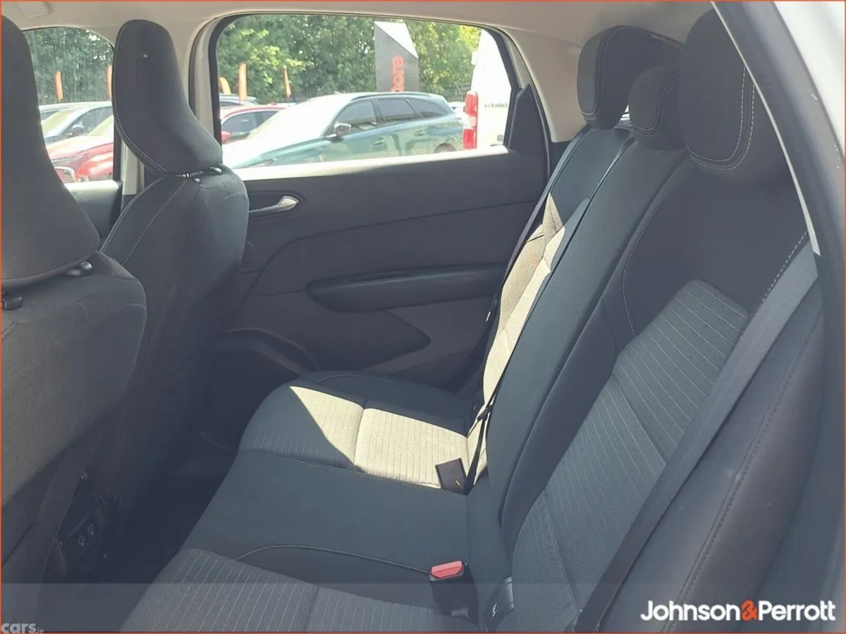 Renault Arkana Hatchback, Petrol, 2023, White