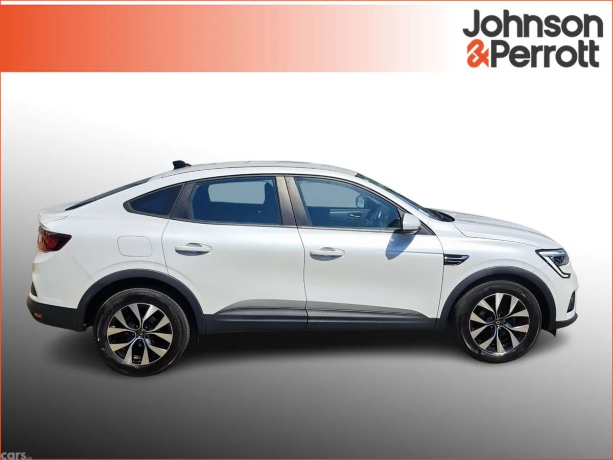 Renault Arkana Hatchback, Petrol, 2023, White