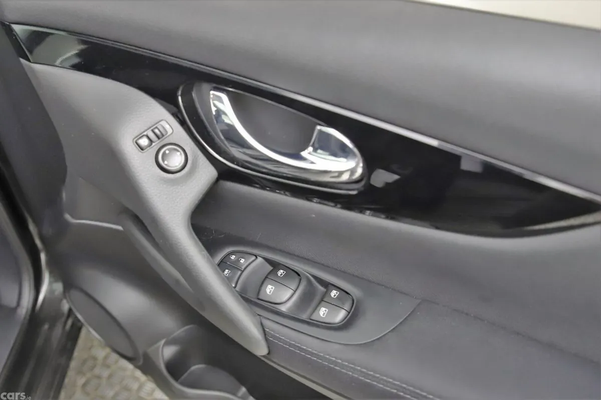 Nissan Qashqai SUV, Petrol, 2021, Blue