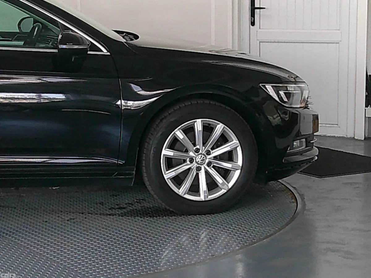 Volkswagen Passat Saloon, Diesel, 2016, Black