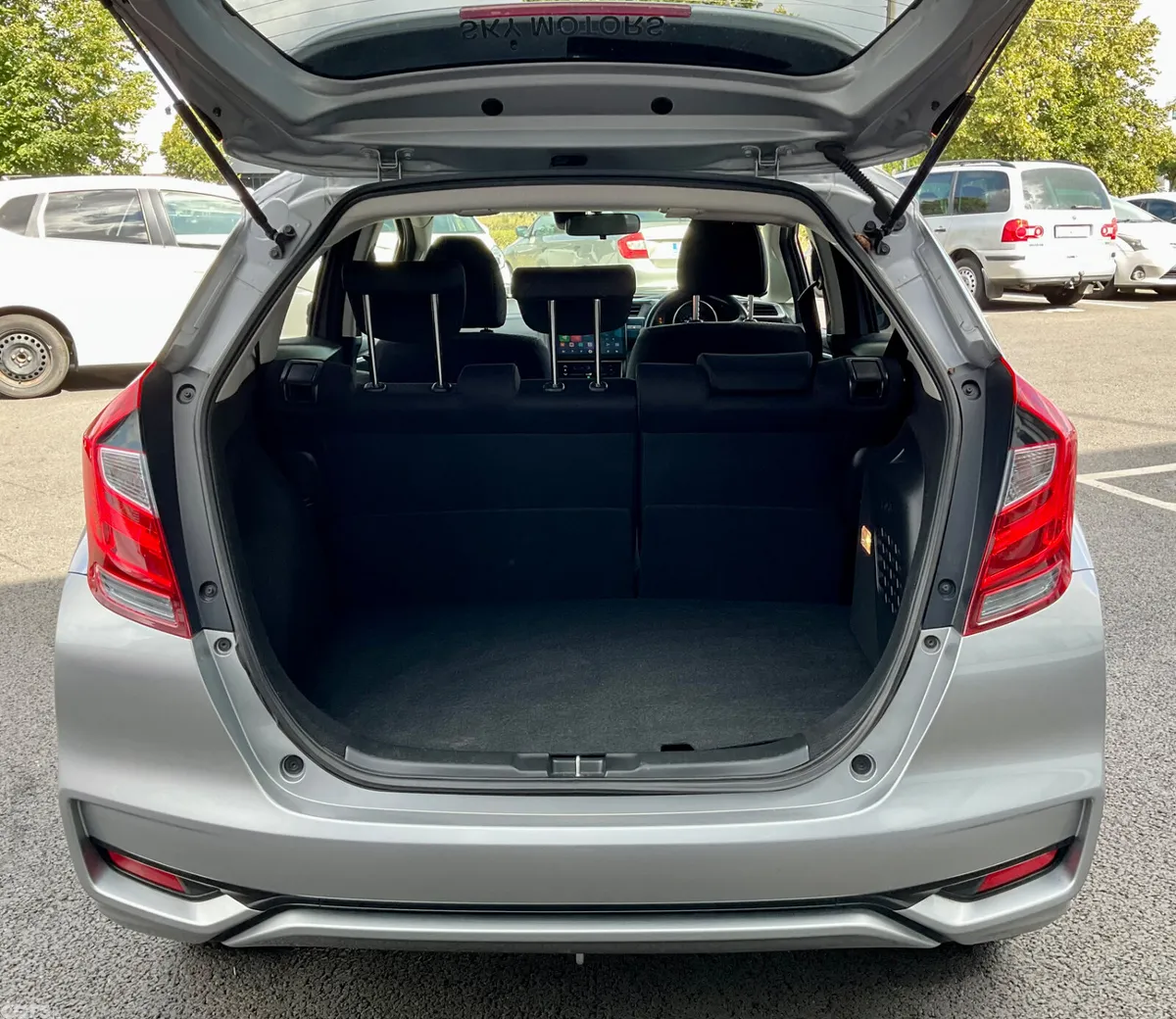 Honda Fit Hatchback, Petrol Hybrid, 2018, Silver